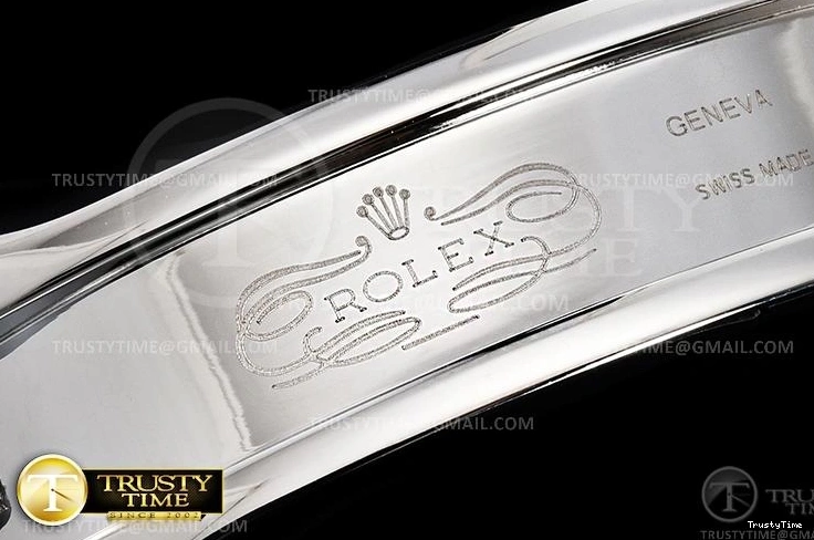 1104 ComfortFit R2DJ0257A – DJ2 41mm 658